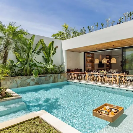 Brand New 5 Bd Luxury Central Villa 300M To Beach